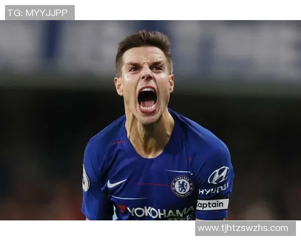 从童年照片看足球巨星的成长轨迹与奋斗历程 从童年照片看足球巨星的成长轨迹与奋斗历程